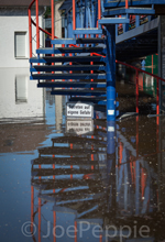 Treppe endet im Wasser